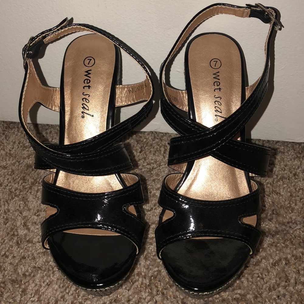 Wet Seal wedges
